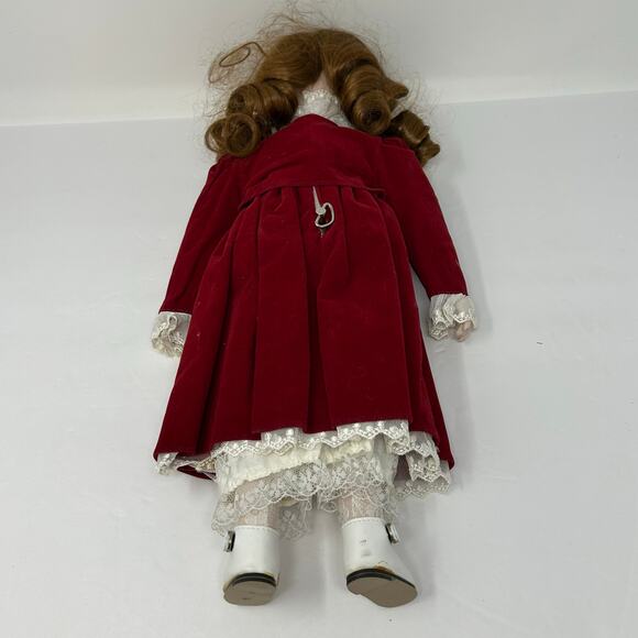 La Collection Artisan Doll Porcelain "Jackie" Wind Up Musical Doll Collector 16" - Picture 3 of 11
